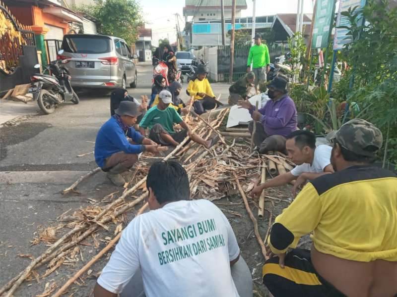 Kegiatan Gotong Royong Kebersihan Lingkungan Di RT 36 Asma Toga