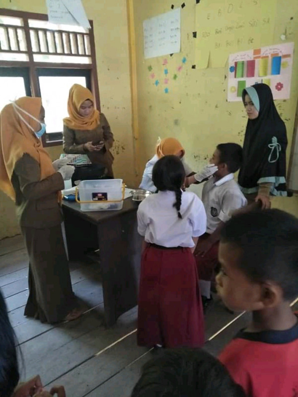 Pemeriksaan gigi berkala pada siswa sekolah dasar
