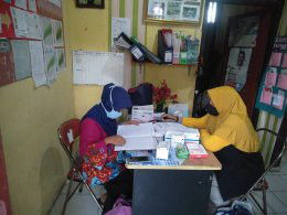 Pendiatribusian Alkon kepada jejaring faskes kampung kb Desa Tanjung Dalam