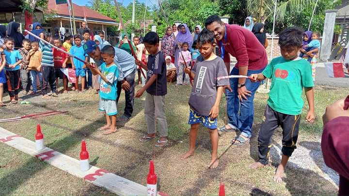 Lomba pancing botol