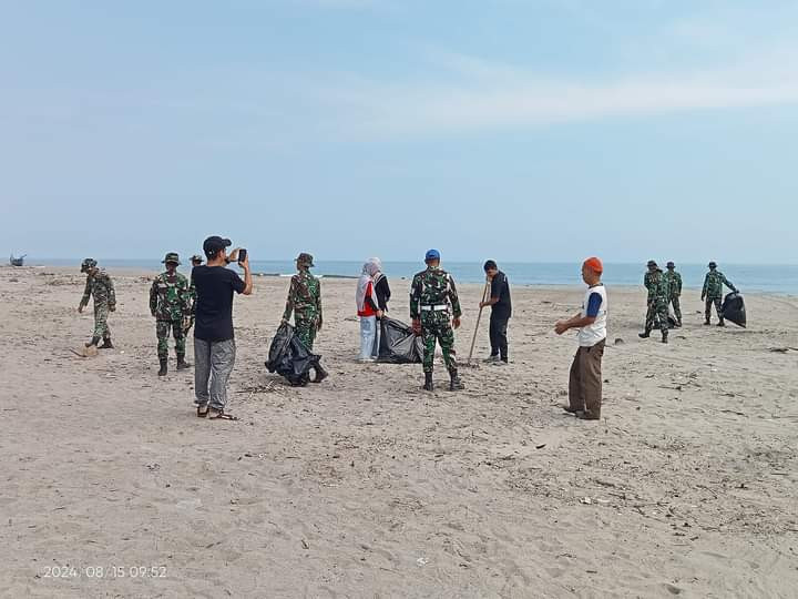 Pembersihan area pantai