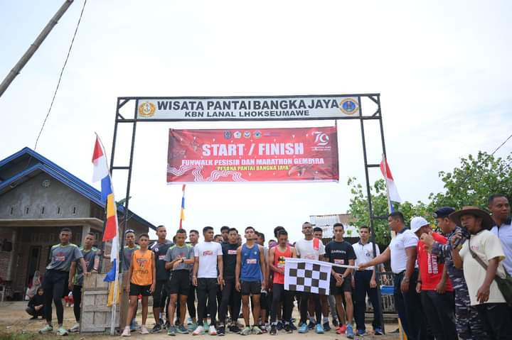 Funwalk pesisir Dewantara dan marathon gembira