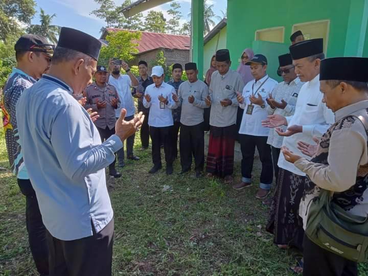 Doa bersama guru kita Waled Jalaludin