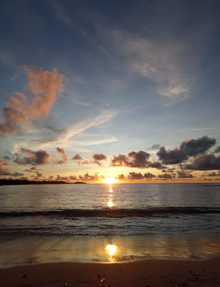 Sunset di pulau harapan