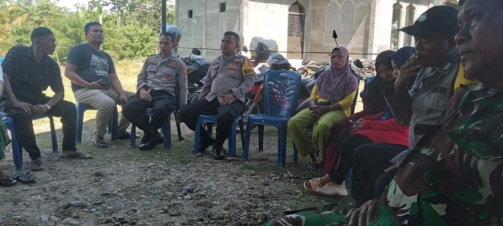 Sosialisasi bersama Ibuk-Ibuk Kader di Kantor Desa Gampong Timpleung yang di hadiri oleh pihak kecamatan Kec.Pasie Raya Kab. Aceh Jaya