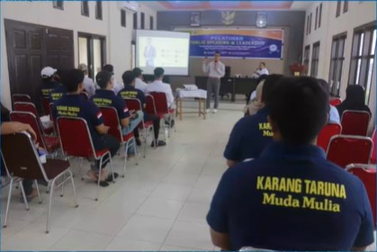 Pelatihan Public Speaking dan Leadership