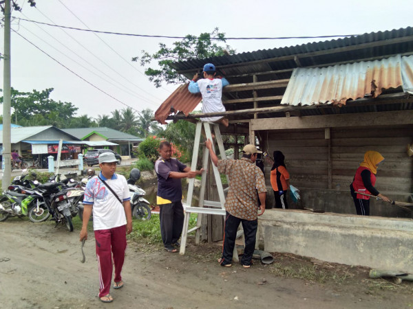 Gotong Royong di Dusun XI Kampung KB Mangrove Desa Tanjung Rejo Kec.Percut Sei Tuan