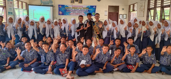 FOTO BERSAMA DUTA GENRE DAN PENGURUS PIK R MANGROVE BERDAYA