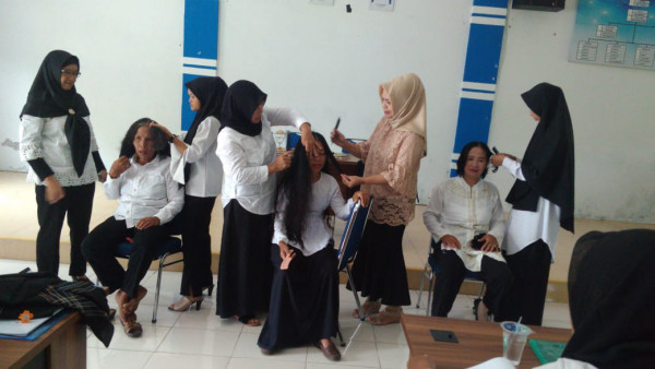 praktek pemartingan rambut