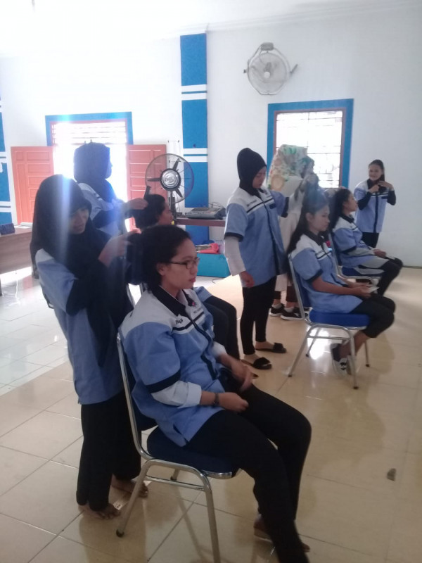 proses parting rambut