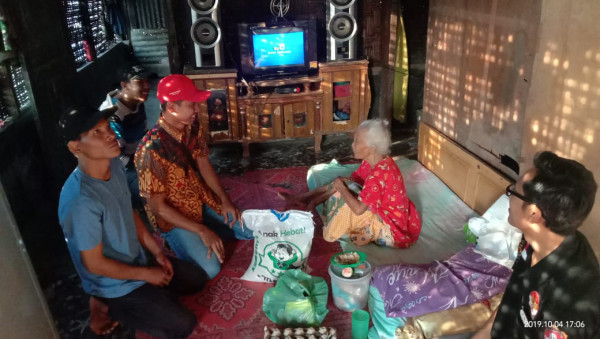 Pemberian bantuan fakir miskin