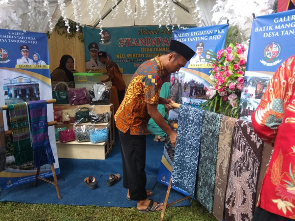 pameran batik mangrove