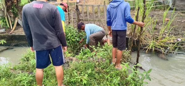 Gotong Royong Pengendalian Banjir