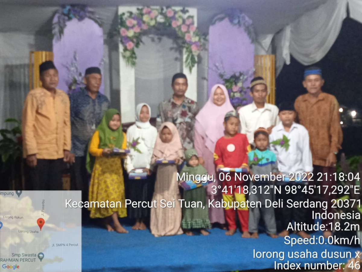 Memberi Santunan Kepada Anak Yatim Piatu