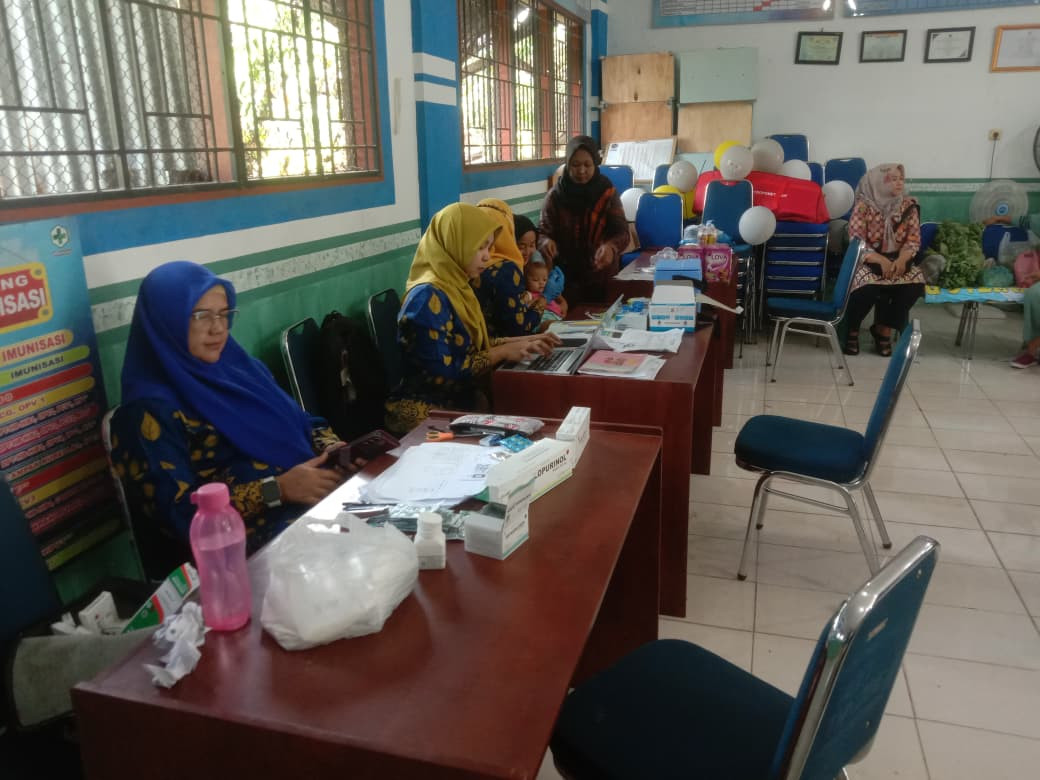 meja pengecekan kesehatan