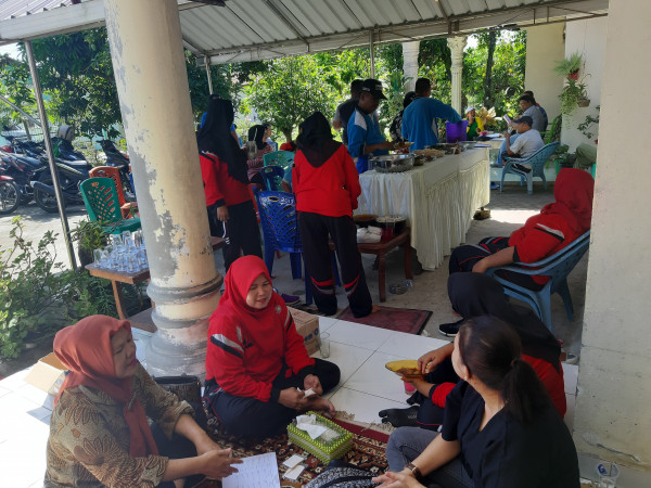 Kegiatan Setelah gotong royong di kampung kb Sekip Jaya Desa Sekip kecamatan lubuk pakam