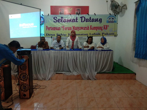 Narasumber dari Dinas P2KB dan P3A