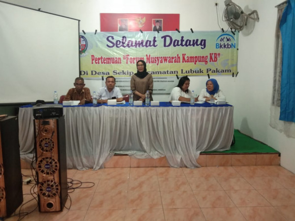Narasumber dari Dinas Sosial dan Kecamatan