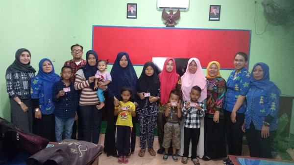 PEMBERIAN KIA GRATIS BAGI ANAK WARGA DESA KAMPUNG KB SEKIP JAYA