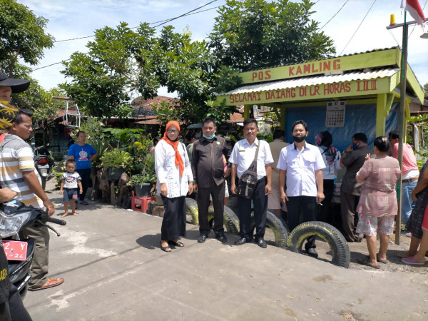 foto bersama pemerintah setempat