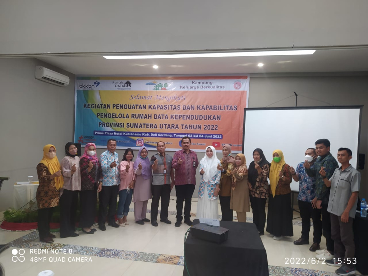Mengikuti kegiatan penguatan kapasitas dan kapabilitas pengelola Rumah Data Kependudukan Provinsi Sumatera Utara Tahun 2022