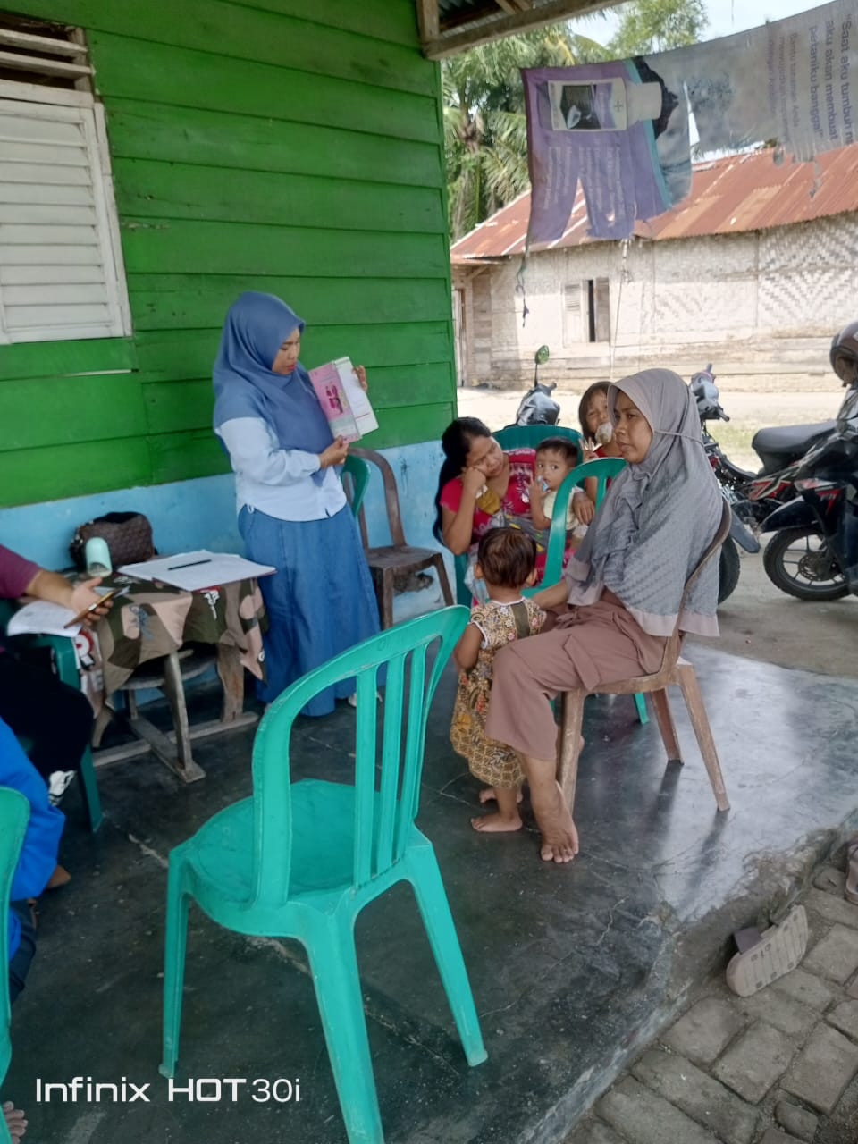 Pelaksanaan Posyandu dan penyuluhan BKB