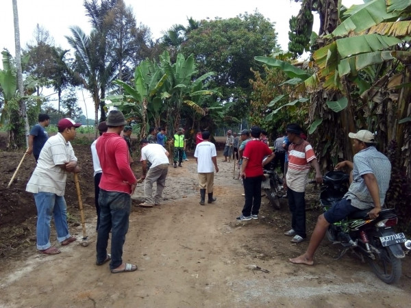 Gotong royong di Dusun V