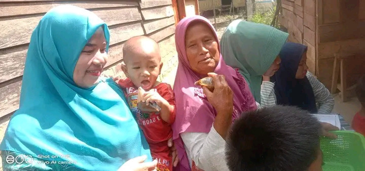 Pembagian makanan untuk balita