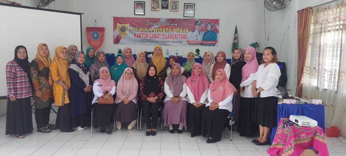 Peserta Kegiatan Sosialisasi Kebijakan Pengelolaan & Pengembangan Kampung Keluarga Berkualitas