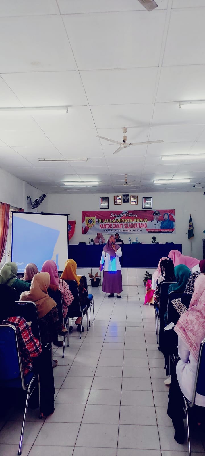 Pemaparan Materi dari Kabid Layanan Dinas Dukcapil Kab.Labuhanbatu Selatan