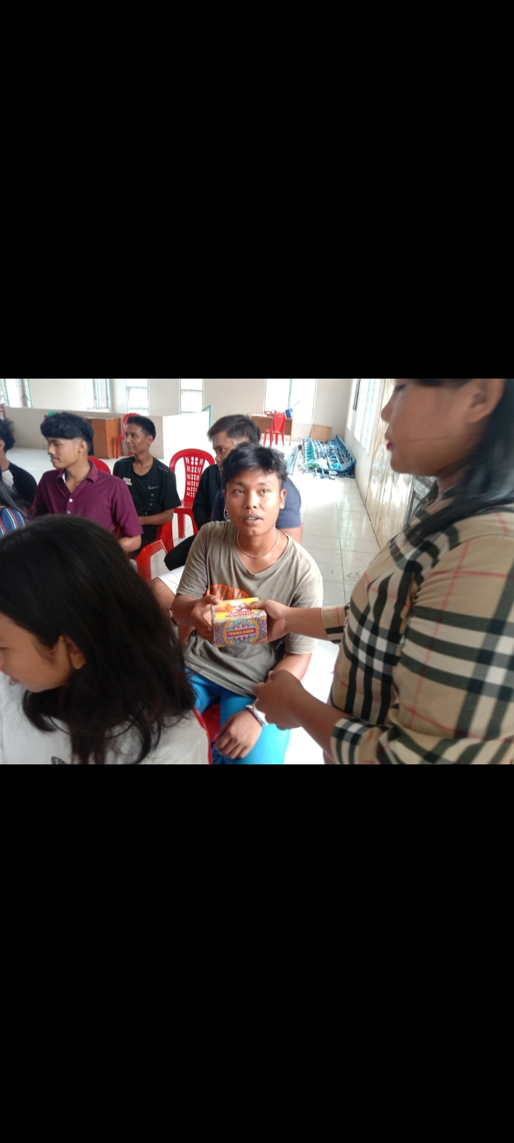 Pemberian Snack serta Uang Pengganti Transport kepada peserta kegiatan Poktan Kampung KB