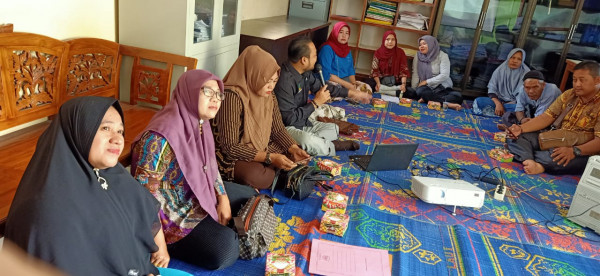 RAPAT POKJA KAMPUNG KB