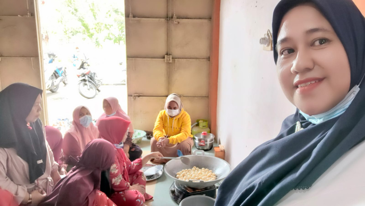 Melakukan bina poktan UPPKS Kampung KB