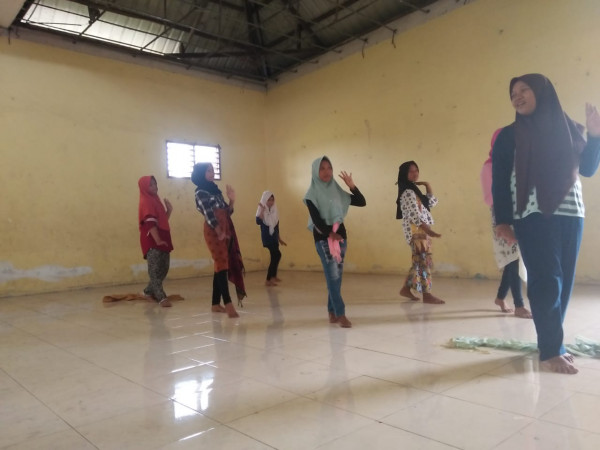 Latihan tari