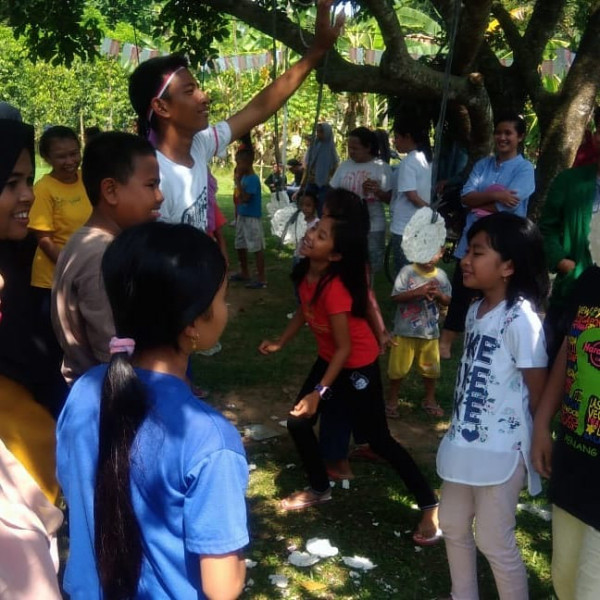 Kegiatan lomba utk anak usia sekolah dan ibu2 yg warga kpg kb dlm hut kemerdekaan yg ke 74