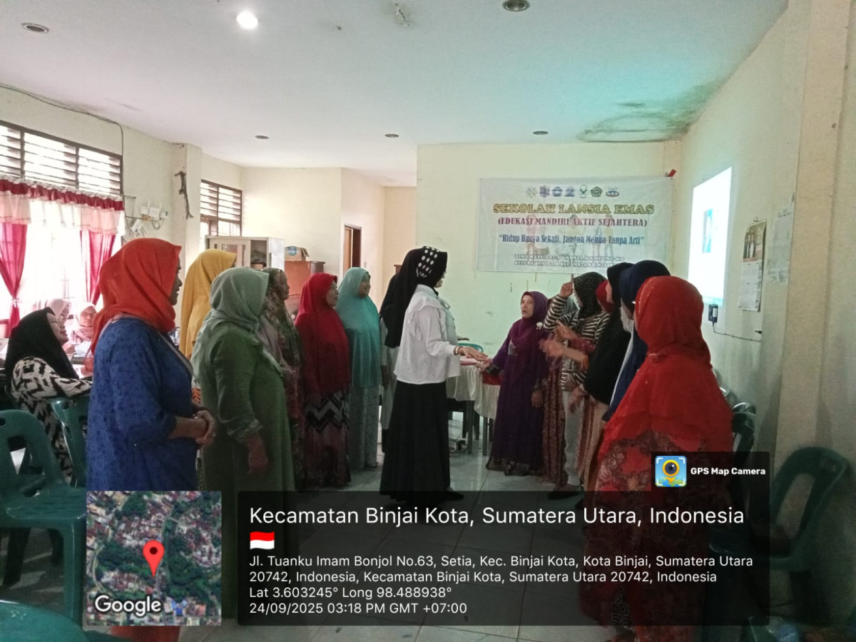 Melaksanakan pertemuan ketiga dan keempat Sekolah Lansia EMAS di BKL Kelurahan Setia.