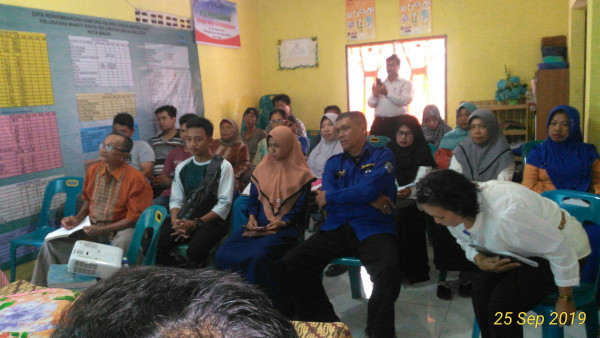 Peserta kelompok pertemuan forum musyawarah kp kb