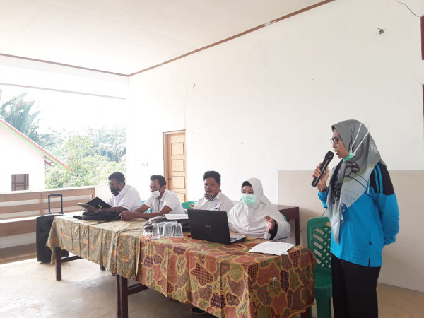 Pembawa Acara yang sedang berlangsung, oleh PKB Yuliati Yusni