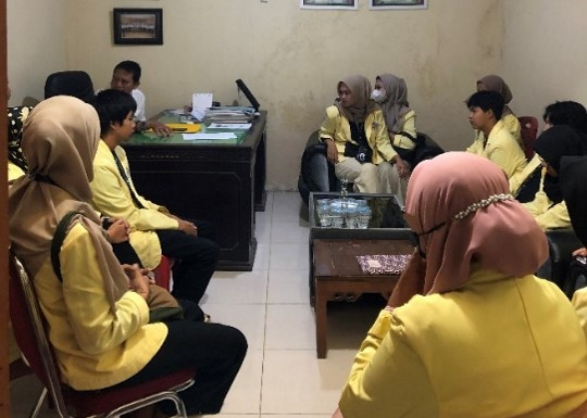 Pertemuan dan arahan dari Wali Nagari kepada Mahasiswa KKN Tematik Stunting UNP