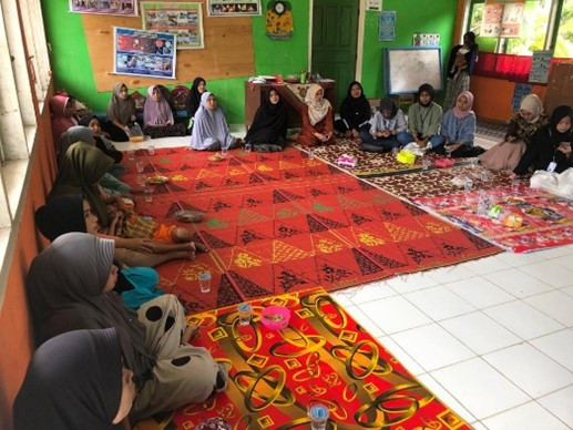 Sosialisasi Mahasiswa KKN Tematik Stunting UNP Kepada Wali Murid di TK Dharma Wanita Sisawah.