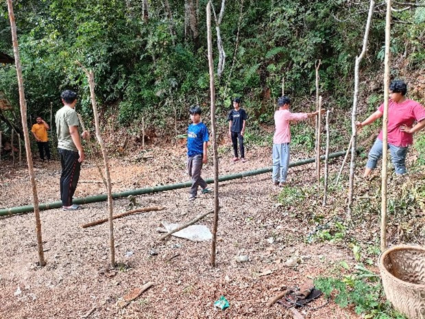 Gotong Royong Taman Sehat oleh Mahasiswa KKN Tematik Stunting UNP