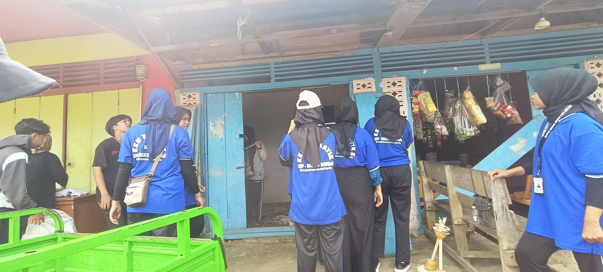 Pembersihan Sekretariat Rumah Desa Sehat Nagari Lubuak Alai