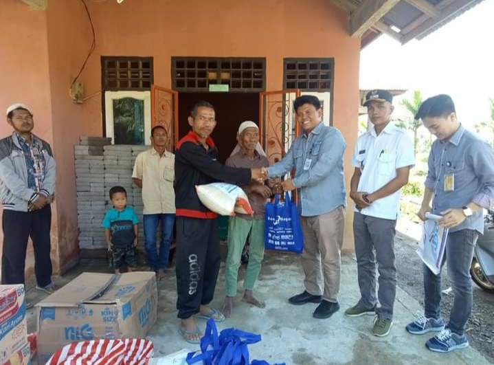 penyaluran bantuan Bank Nagari Rumah terdampak Banjir