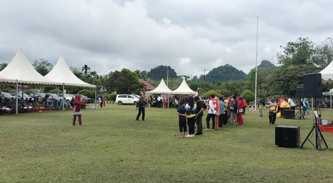 Penyerahan Bantuan BASNAZ Kampung KB nAGARI Abai