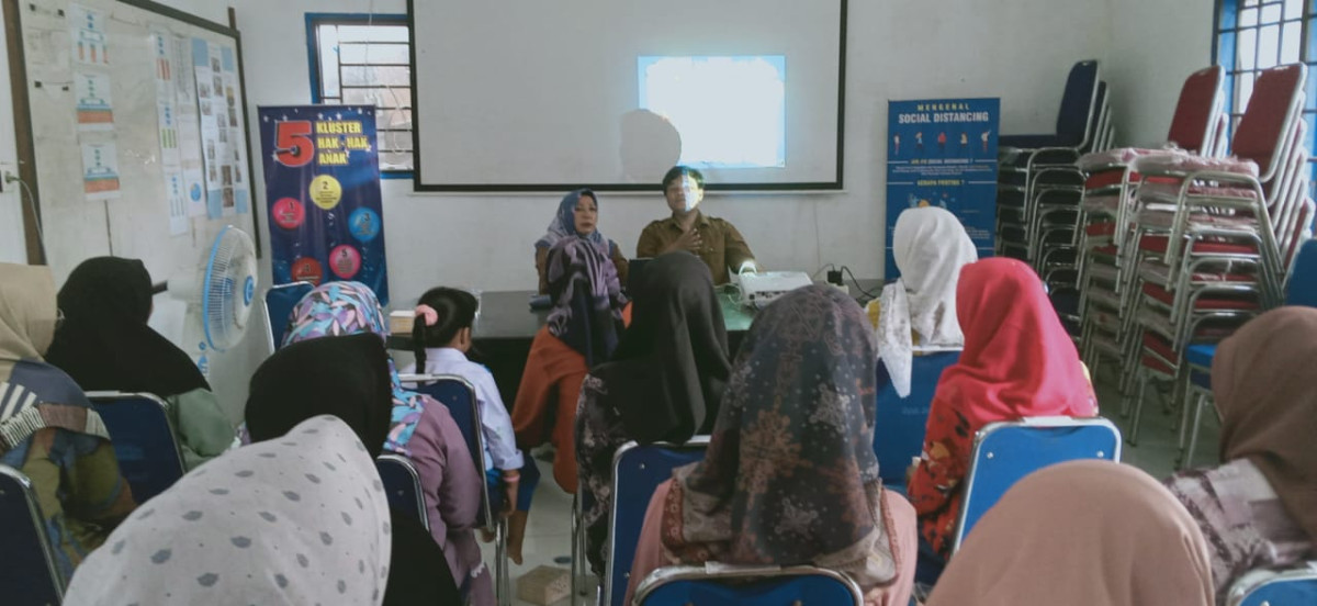 penyuluhan Kesehatan Reproduksi kepada PUS