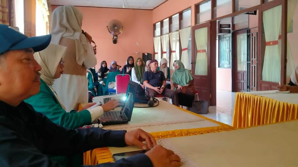 Sosialisasi program mahasiwa KKN intervensi gizi spesifik poltekes kemenkes padang