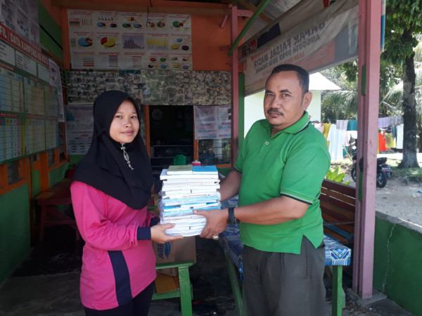 Sumbangan buku dari bapak asri