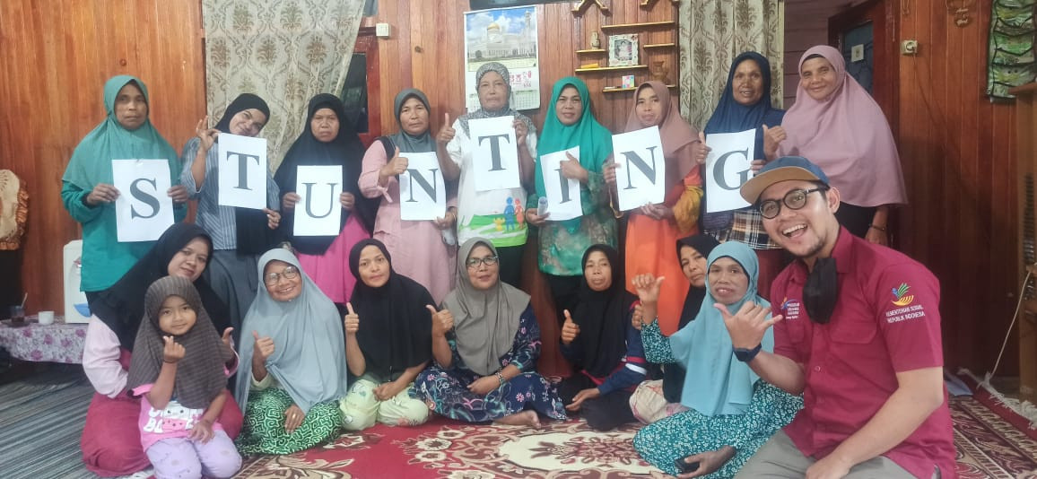 Edukasi memanfaatkan modul stunting oleh Pendamping PKH Kelurahan Ekor Lubuk