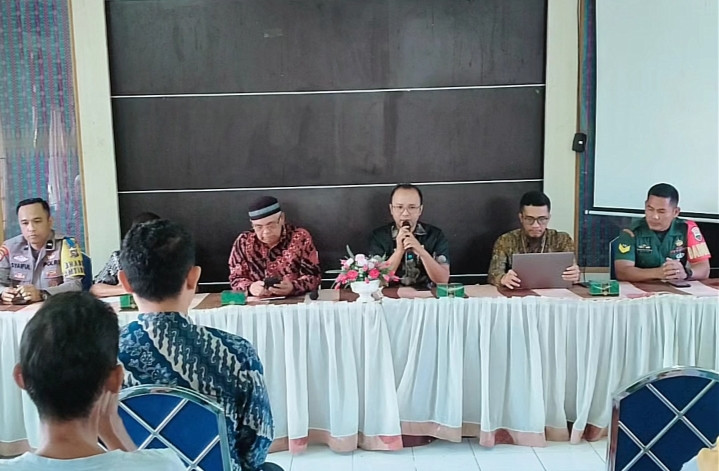 Rapat Evaluasi Kinerja RT