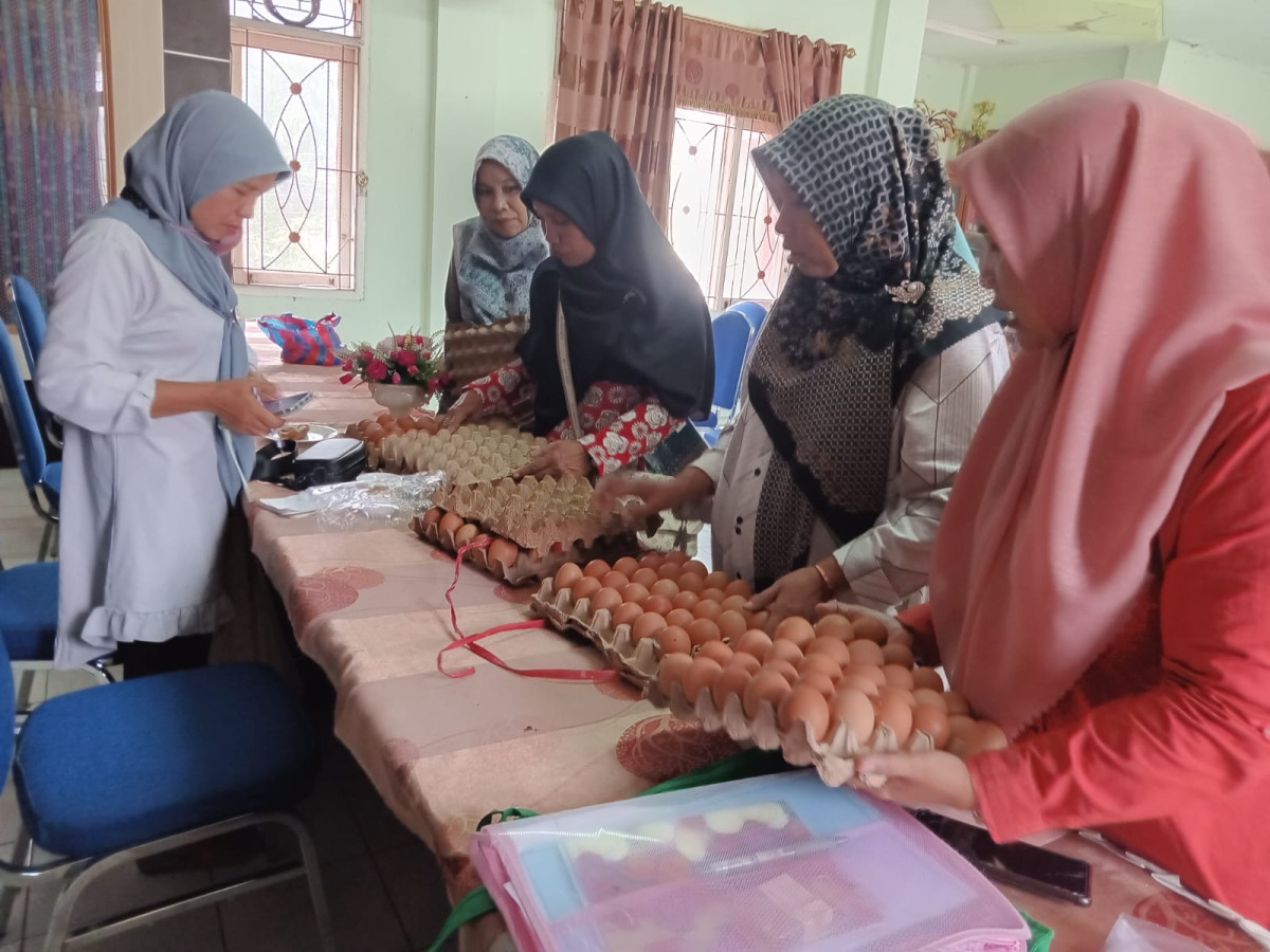 Persiapan Pemberian Bantuan berupa Telur kepada Balita dan Ibu Hamil yang terindikasi stunting